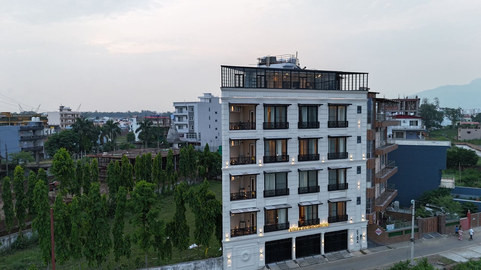 Evara by the Ganges, photo 1